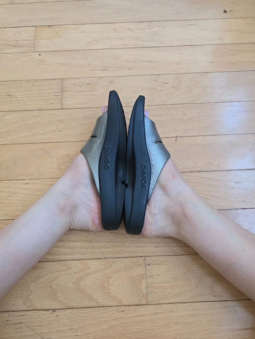 OOFOS | OOahh Luxe Metallic Pewter Slate Gray Sporty Slide Sandals | WMS 6